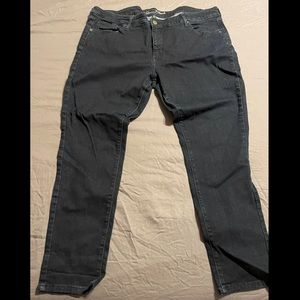 Universal Thread dark wash skinny jeans 22